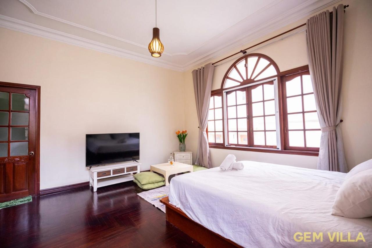 Gem 10 - 5 Bedroom, 6 Bathroom, Big Pool, Big Garden