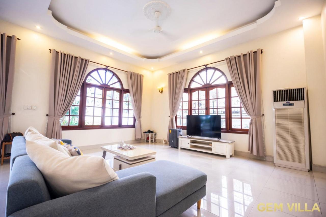 Villa Gem 10 - 5 Bedroom, 6 Bathroom, Big Pool, Big Garden Ho Chi Minh City